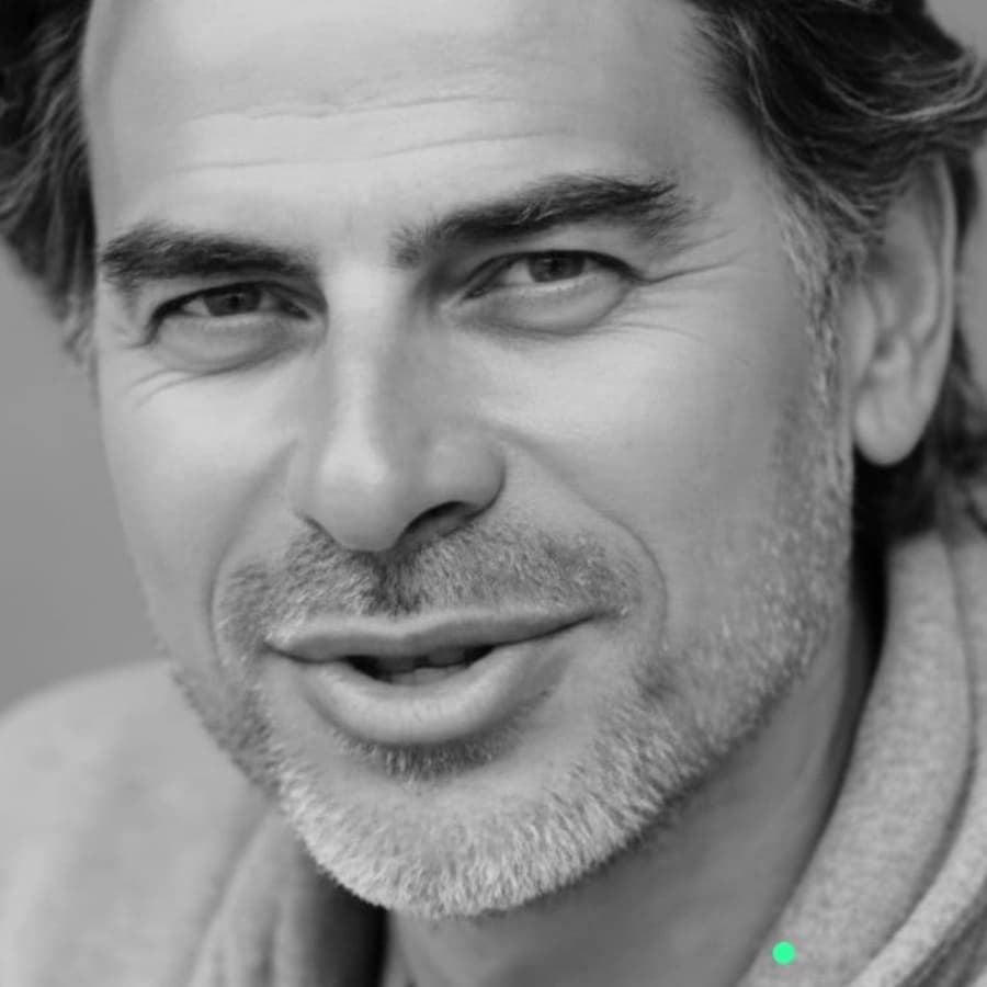 Dr Laurent Florès